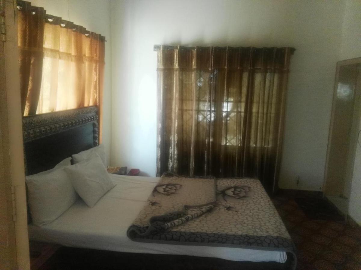 Khyber Inn Islamabad Luaran gambar